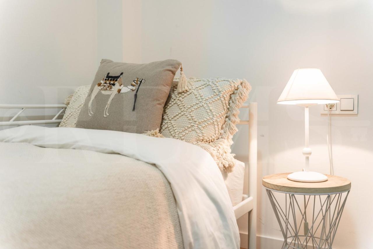 Lovely Boho Apartment With Parking - Historic Center By Rems มาลากา ภายนอก รูปภาพ