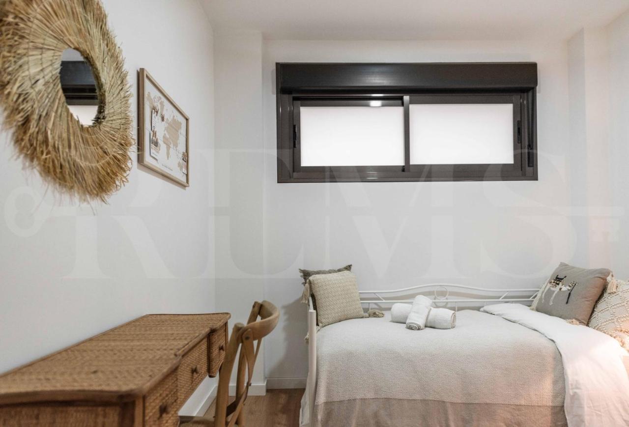 Lovely Boho Apartment With Parking - Historic Center By Rems มาลากา ภายนอก รูปภาพ
