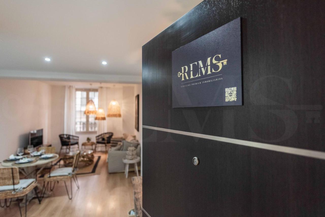 Lovely Boho Apartment With Parking - Historic Center By Rems มาลากา ภายนอก รูปภาพ